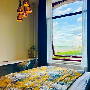 riverview-studio-in-historical-heart-of-antwerp.brusselshotelsbook.com/
